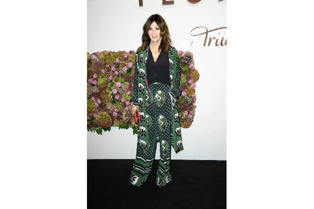 ...Weitem konnte man auch Iris Berbens Zweiteiler für die Interpretation eines blumigen Themas verstehen - doch bei näherer ...