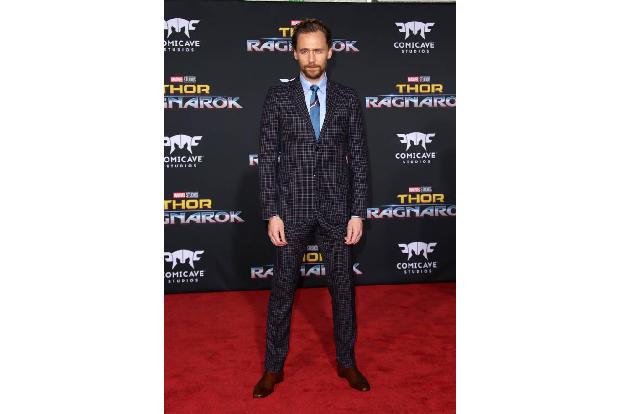 ...fragte sich bei so ziemlich jedem, der bei der Premiere anwesend war: Wusste er oder sie von den Machenschaften? Oder sch...