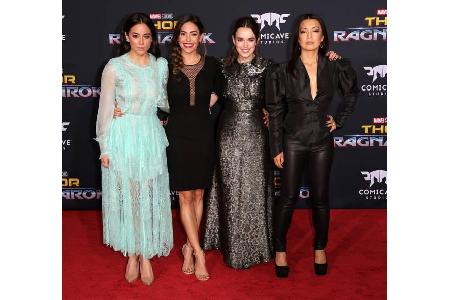 ...vielleicht zu jenen Frauen, die Hollywood erobern wollen - wie auch Chloe Bennet, Natalia Cordova-Buckley, Elizabeth Hens...