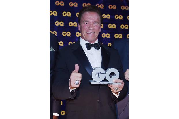 Daumen hoch für Arnold Schwarzenegger! Der Terminator kann sich nämlich seit Donnerstag als Legende des Jahrhunderts bezeich...