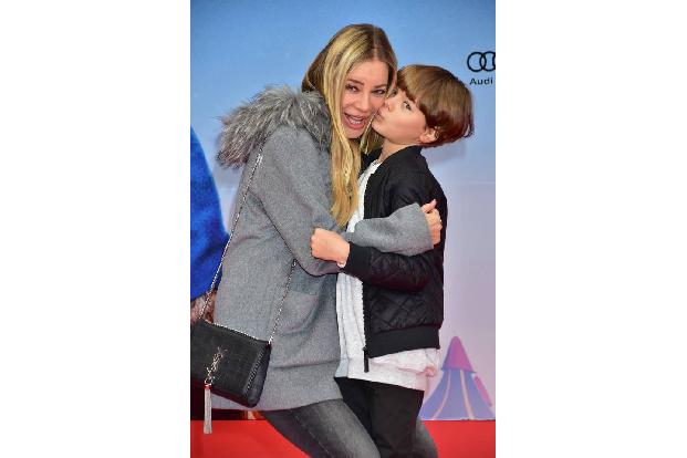 ...deutschen Kinos kommt. Schön, wenn man da aber berühmte Eltern wie Xenia Seeberg hat. So konnten Sohnemann Philip-Elias M...