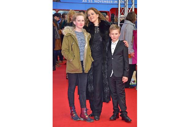 ...als Paddington anhört. Ausnahmeschauspielerin Martina Gedeck nahm ihre Nichte Paula und ihren Neffen Anton mit ins Kino u...