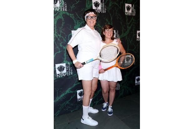 ...trugen Komikerin Judy Gold und ihre Lebenspartnerin Elysa Halpern Tennis-Outfits? Wer 'Battle of the Sexes - Gegen jede R...