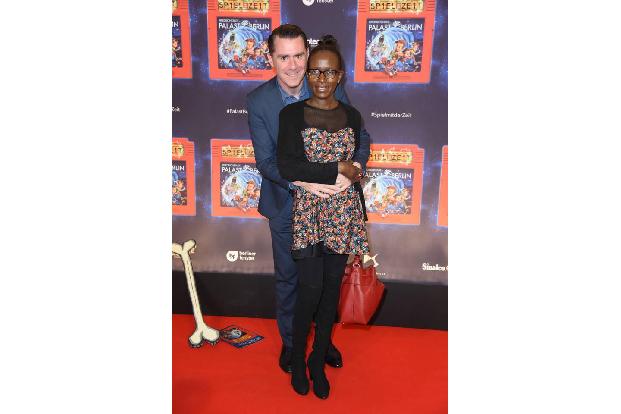 ...in der Luft hat der Friedrichstadt-Palast wohl schon lange nicht mehr gesehen. Nicht loslassen wollten sich ebenfalls Pia...