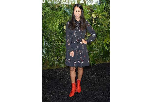 ...die Promis wie Minh-Khai Phan-Thi schon vorab einen Blick auf die Stücke werfen und sich von Kopf bis Fuß in Erdem x H&M ...