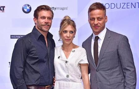 ...Ken Duken, Marisa Leonie Bach und Tom Wlaschiha im Restaurant Schwangere Auster in Mitte ein. Letzterer verzichtete für d...