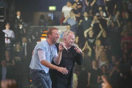 Chris Martin hatte am Donnerstagabend alle Hände voll zu tun, denn Coldplay eröffnete nicht nur das Global Citizen Festival ...