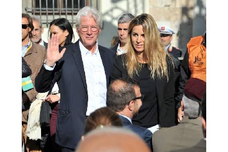 ...war nicht alleine in Italien, denn er hatte seine Freundin Alejandra Silva mitgebracht. Das war allerdings alles andere a...