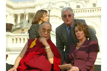 ...bereits 2002 entstand so dieses Foto mit Politikerin Nancy Pelosi in Washington D.C. und es werden sicherlich noch einige...