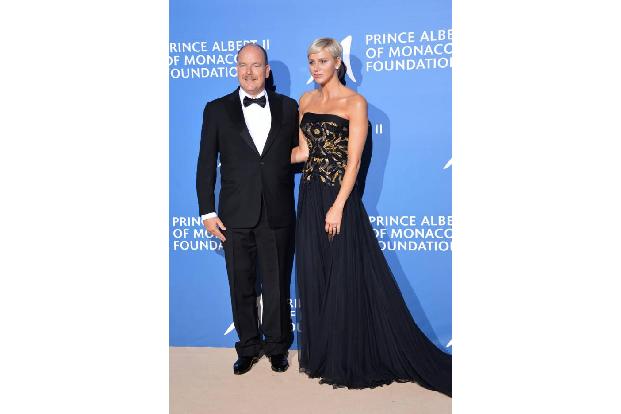 Als Gastgeber der Monte Carlo Gala for the Global Ocean mussten natürlich Fürst Albert II. und Charlène von Monaco auf dem T...