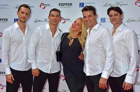 ...durch das Deutsche Fernsehballett ebenfalls gesorgt, das sich 'Promi Big Brother'-Teilnehmerin Evelyn Burdecki gerne zur ...