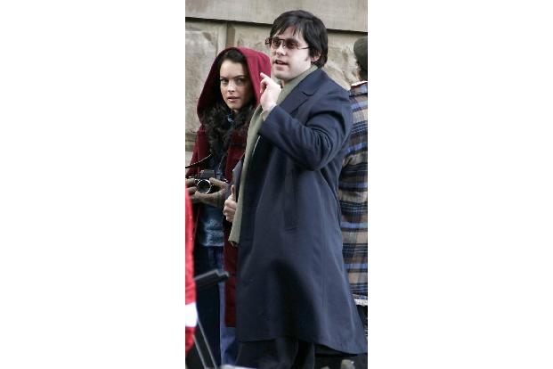 ...gab es Gerüchte über eine angebliche Affäre mit Filmpartnerin Lindsay Lohan, die er aber stets verneinte. Die Gerüchte au...