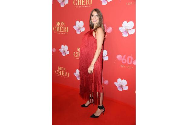 ...Designerin Cathy Hummels könnte eine besonders tolle Überraschung unterm Christbaum liegen: ihr erstes Baby mit Ehemann u...