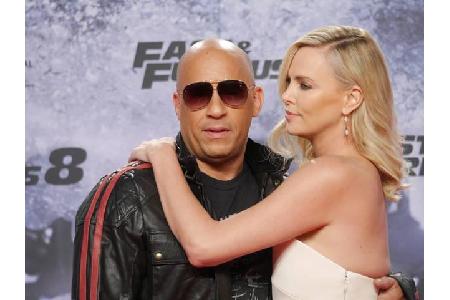 ...'Fast and Furious 8' können die schönen Gesichter von Vin Diesel und Charlize Theron nicht darüber hinwegtäuschen, dass K...