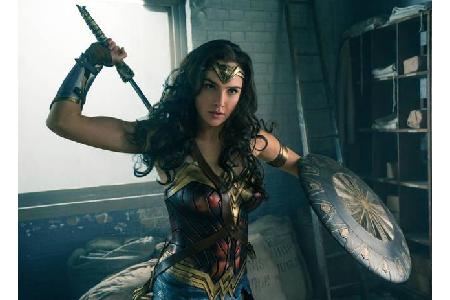 ...15 Fehler n liegt 'Wonder Woman' in der Mitte des Rankings. Auch hier liegen die meist bei der Continuity (9 Mal). Dicht ...