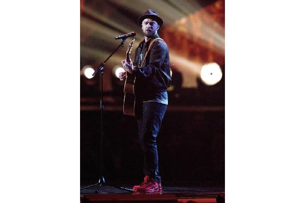 ...bedenkt, dass auch Mister Style Justin Timberlake derzeit nichts lieber trägt, als seinen Hut - passt aber auch wunderbar...