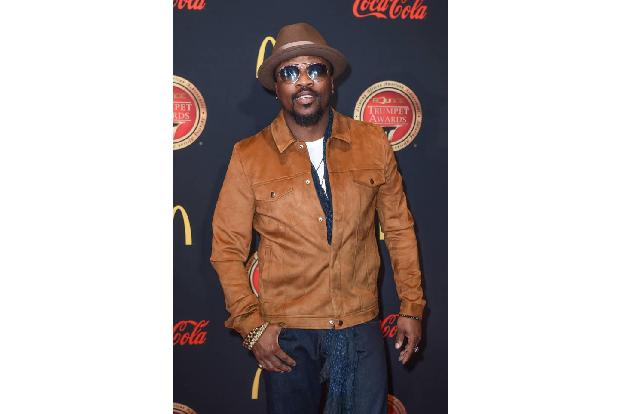 ...Anthony Hamilton weiß: Ein Hut mit Sonnenbrille macht auch den schnulzigsten Sänger zu einem echt coolen Typen! Und sind ...