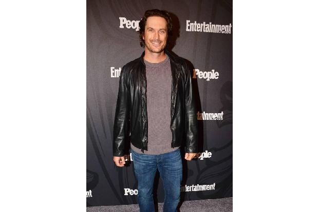 ...hübsches Äußeres aber auch noch gebührend zur Geltung kommt, schenkte er den Fotografen auch noch sein charmantestes Läch...