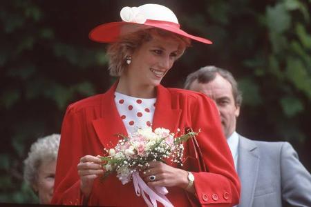 ...bleibt natürlich Prinzessin Diana, die nicht umsonst den Beinamen Königin der Herzen trägt. 1997 verstarb sie bei einem A...