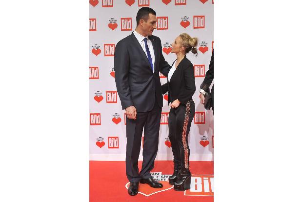 ...Eheglück ab, denn trotz des Größenunterschiedes sind auch Wladimir Klitschko und seine Hayden Panettiere happy. Während W...