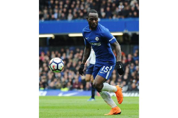 …Victor Moses aus Nigeria wird als rechter Mittelfeldspieler in Russland eingesetzt. Ob er es schafft an Torwart…