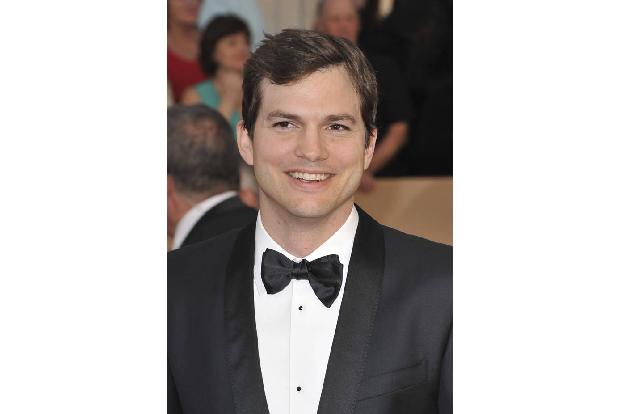 ...Latenight-Show 'Conan' erklärte Ashton Kutcher im Juni dieses Jahres, dass er unter Haarausfall leide. Seine Geheimratsec...