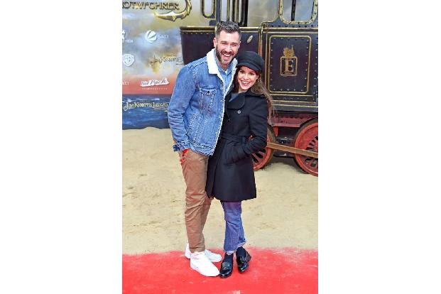 ...kam Schauspieler Jochen Schropp nicht, denn er hatte seine beste Freundin und Kollegin Birthe Wolter mitgebracht. Die Sän...