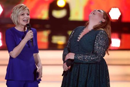 ...musste sich auch Sängerin Alina im Gespräch mit Carmen biegen vor Lachen. Ihr Debütalbum 'Die Einzige' erschien im Oktobe...