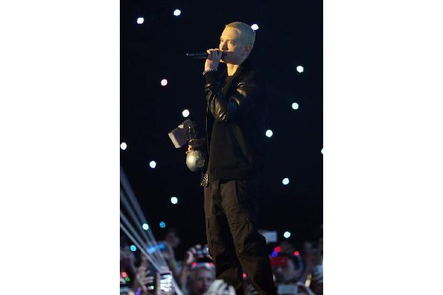 ...Eminem der Rapper mit den meistverkauften Alben und Singles in den USA. Von seiner neuen Platte 'Revival' wurden in den S...