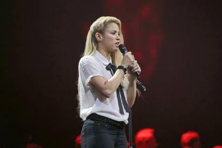 ...machte sich Sängerin Shakira für die Opfer des verheerenden Tornados im US-Bundesstaat Oklahoma stark, indem sie ihre Soc...
