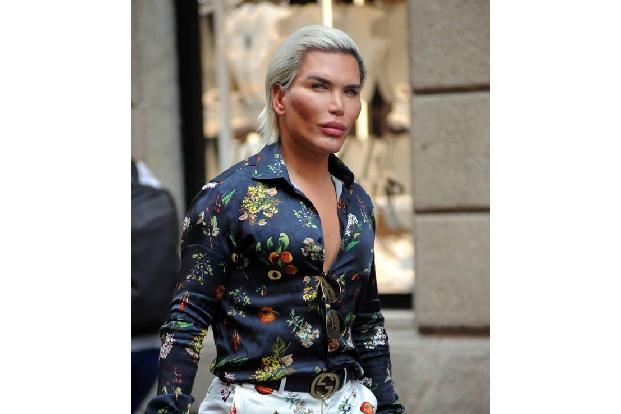 Human Ken Doll, Real Life Ken oder Briten-Ken – Rodrigo Alves hat viele Künstlernamen, die eines verdeutlichen: Der Brasilia...