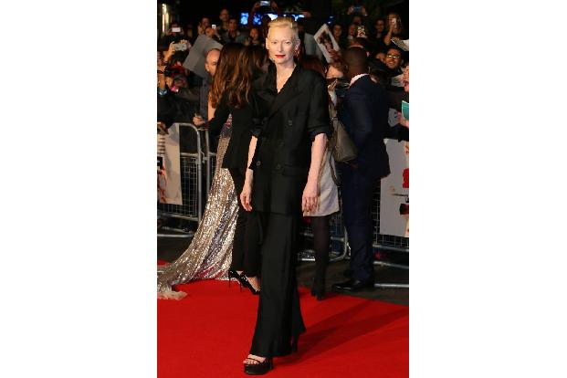 ...Tilda Swinton - warum, sollte an dieser Stelle allerdings nicht verraten werden. Nur so viel: Auf dem roten Teppich sah s...