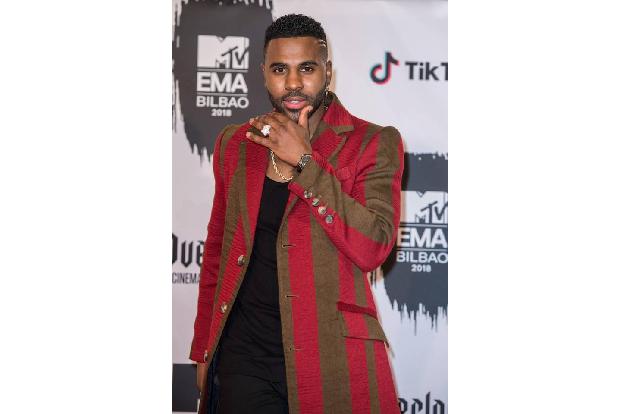 Dieser Blick, diese Geste, dieser stylishe Mantel … Chart-Liebling Jason Derulo bewies auf dem Mega-Event im spanischen Bilb...