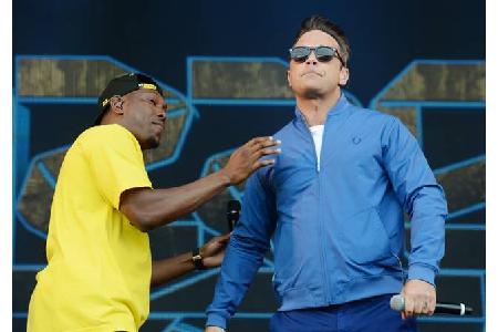 ...ebenfalls eher ungewöhnlichen Gastsänger leistete sich der Rapper Dizzee Rascal für seinen Song 'Goin crazy': Niemand Ger...
