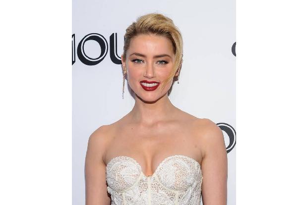 Ab Mitte Dezember können wir Amber Heard als rothaarige Meeresgöttin Mera in 'Aquaman' bewundern. Dem 'Shape'-Magazin erklär...