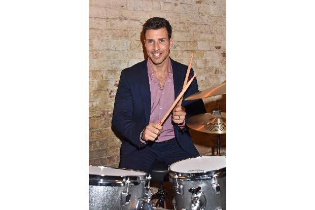 …gab es auch um den Unfall von Leonard Freier. Der smarte Bachelor saß mit seinen Eltern im Auto, als es zu dem Crash kam. S...