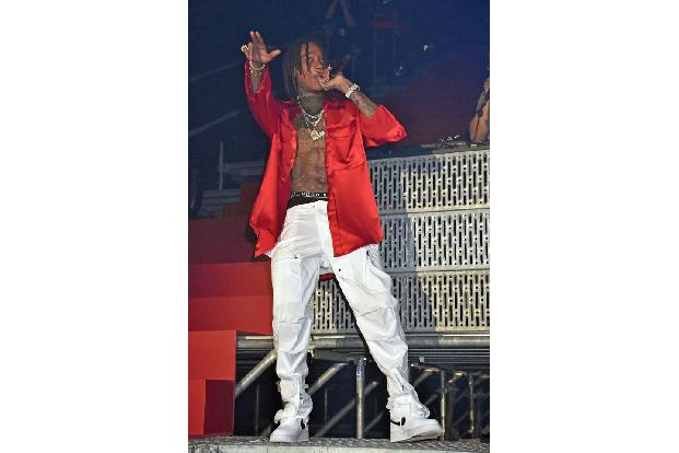 ...legte bei der Hugo-Boss-Aftershowparty einen fulminanten Auftritt hin und brachte die aufs Feinste selektierten Gäste zum...