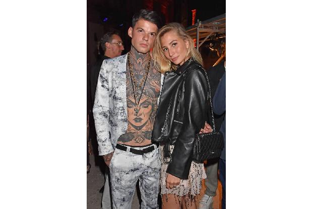 ...gibt es keinerlei Gerüchte oder Storys im Netz zu lesen - aber immerhin sehen das Berliner Model Tommy Hey und die Blogg...