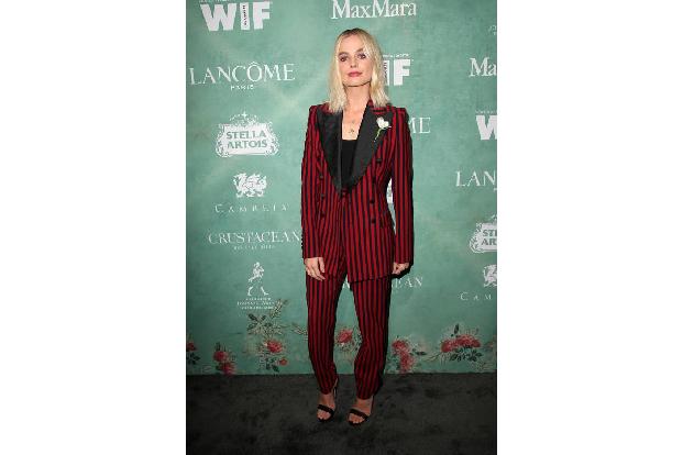 ...im Hosenanzug macht Margot eine hervorragende Figur. Hier posiert sie bei einer Veranstaltung zu den weiblichen Oscar-Nom...