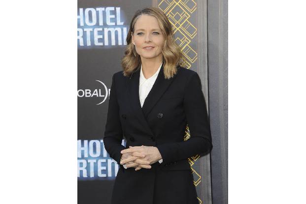 ...Jodie Foster mit dem Drehbuch zu 'Hannibal'. Zwar hatte sie nach 'Das Schweigen der Lämmer' immer wieder versichert, sie ...