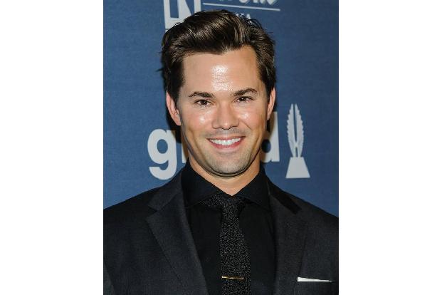 ...Andrew Rannells, der sich durch 'Girls' einen Namen machte, ist neben den beiden Stars zu sehen. 'The Boys in the Band' w...