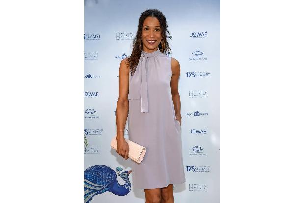 ...Annabelle Mandeng stand Gitta aber in nichts nach. Die Moderatorin tanzt auf vielen Hochzeiten, indem sie nicht nur als S...