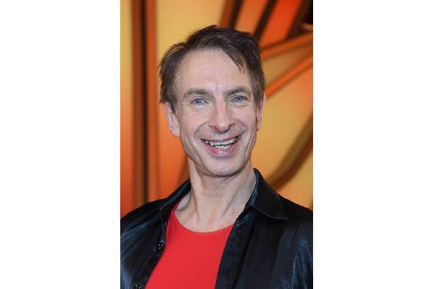 ...aus dem Showgeschäft weitestgehend zurückgezogen und stand nur noch für kleinere Fernsehproduktionen vor der Kamera. Nach...