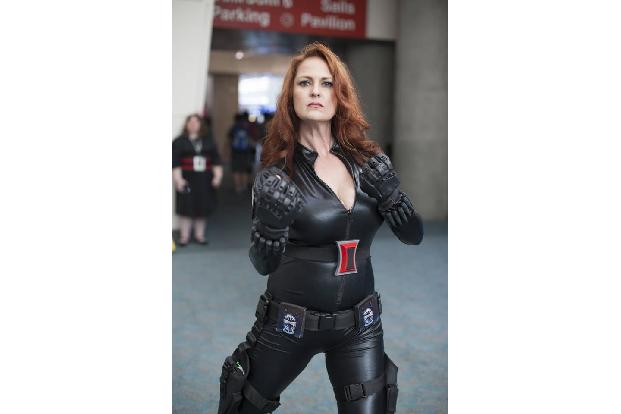 ...Black Widow, die in den 'Avengers'-Filmen von Scarlett Johansson dargestellt wird. Das hier ist nicht Scarlett, dabei kan...