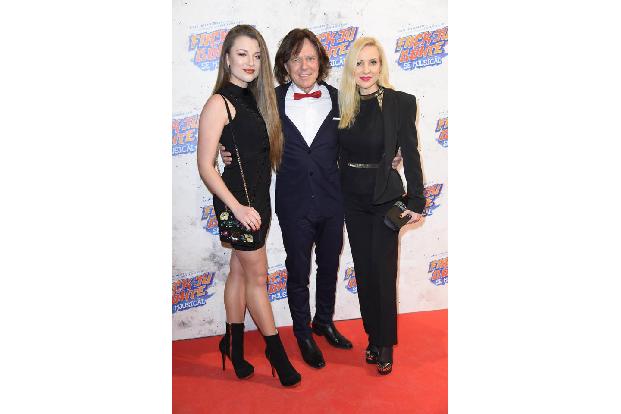 ...auch die gesamte Famile Drews zu interessieren. Jürgen kam mit Frau Ramona und Tochter Joelina. Fast schon ungezogen...