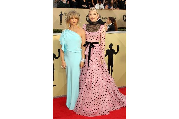 ...passte das Mutter-Tochter-Gespann farblich irgendwie zusammen, doch so richtig wollte das mit dem Style bei Goldie Hawn u...