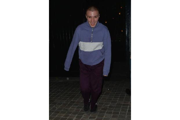 ...kann endlich bald Rocco Ritchie machen. Der Sohn von Madonna und Guy Ritchie wird im August 18 Jahre alt - und muss sich ...