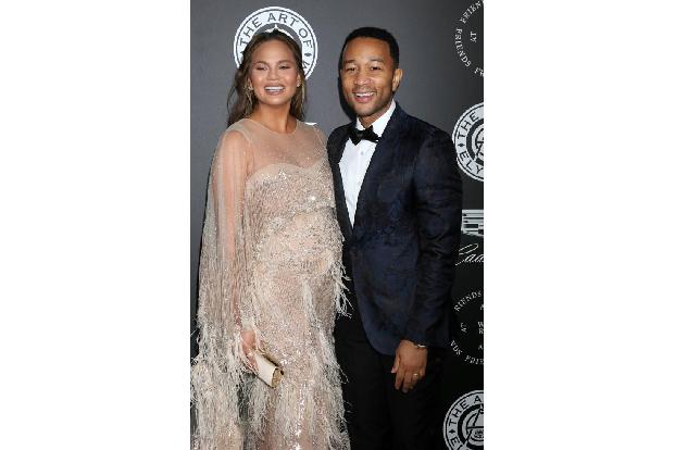 Chrissy Teigen ist schwanger mit dem zweiten Kind - da kann man als werdende Eltern nur vor Freude strahlen. Zusätzlich war ...