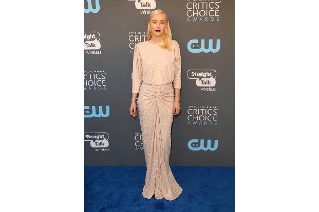 ...spätestens bei Saoirse Ronan wurde es düster. Zumindest auf ihren Lippen. Dass solche Weiß- und Nudetöne überhaupt nicht...