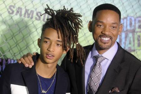 ...Jaden Smith tritt zurzeit fleißig in die Fußstapfen seines berühmten Vaters. Als Musiker und Filmstar macht er sich einen...